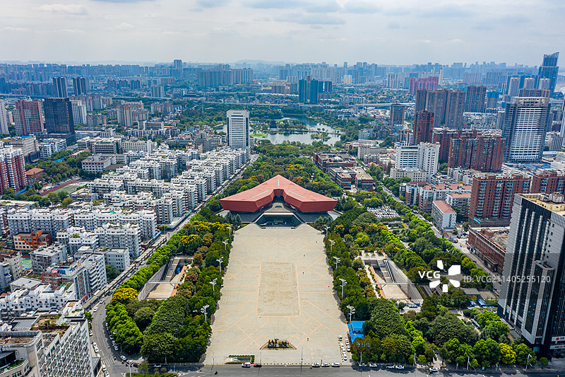 航拍湖北武汉辛亥革命博物馆 V字形建筑 武汉首义广场图片素材