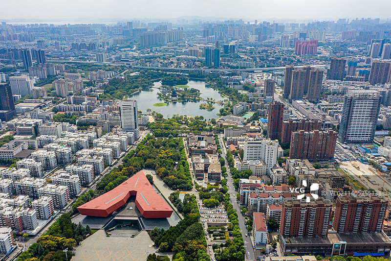 航拍湖北武汉辛亥革命博物馆 V字形建筑 武汉首义广场图片素材