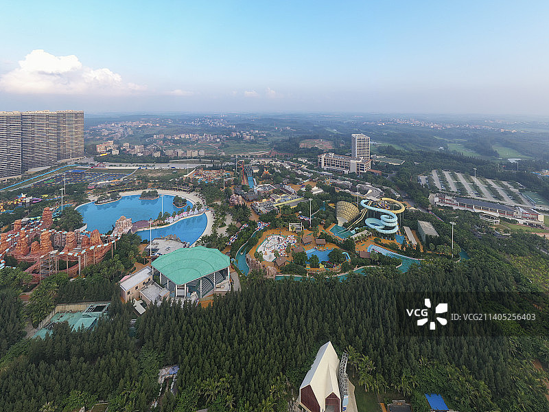 航拍视角下的鼎龙湾度假区图片素材