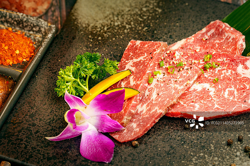 一道精致的美食图片素材