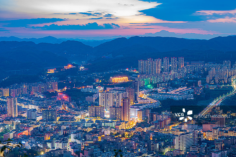 镇雄万家灯火图片素材