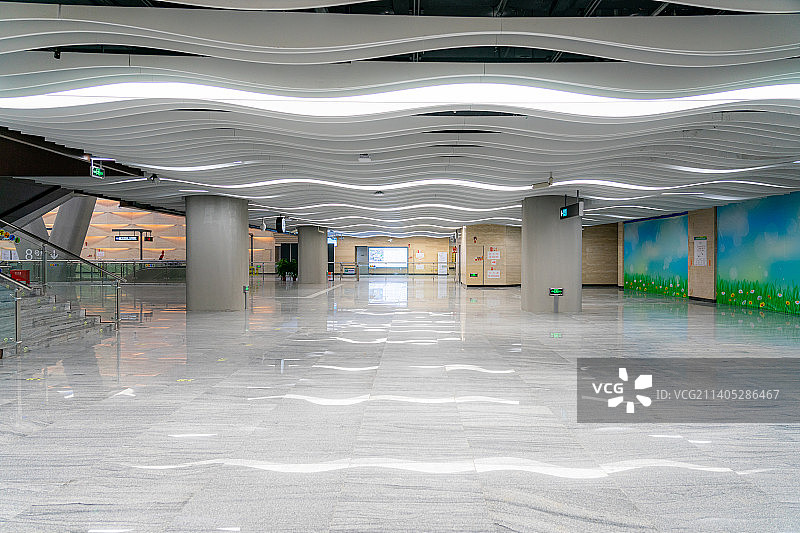 广州地铁八号线站台内景图片素材