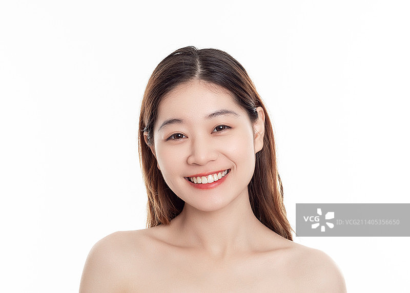 美容美妆概念白色背景中一位年轻亚洲女性图片素材