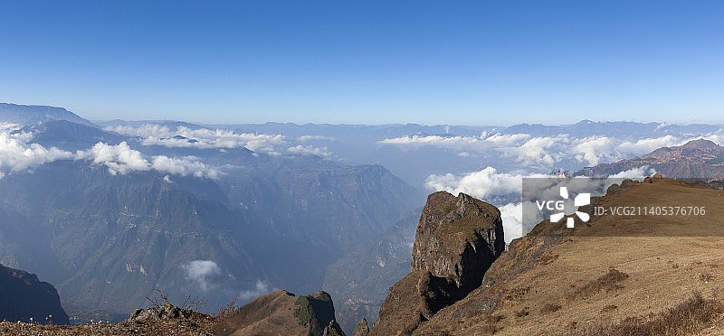 中国云南昭通大山包鸡公山蓝天云海图片素材