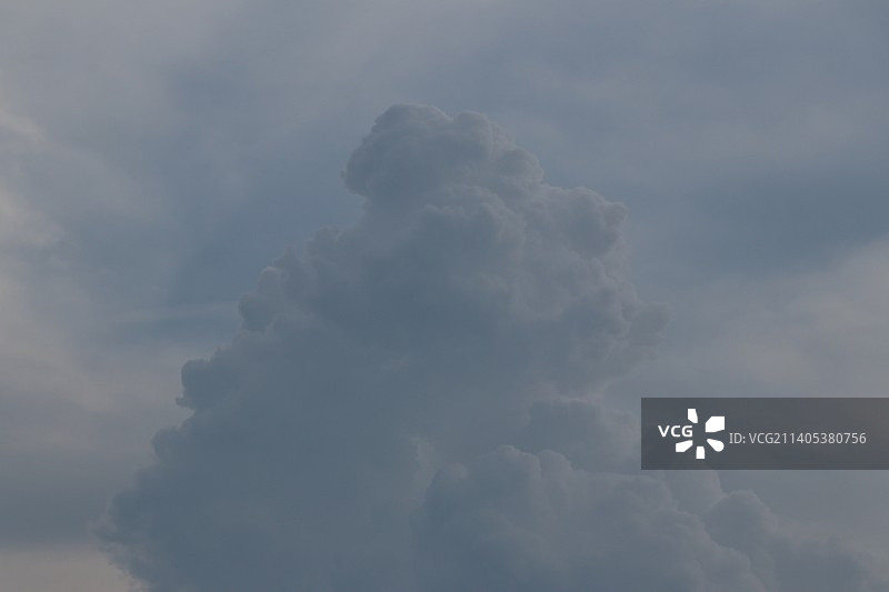 印度尼西亚天空云朵的低角度视图图片素材