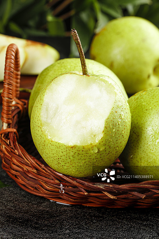 篮子里的陕西早酥梨图片素材