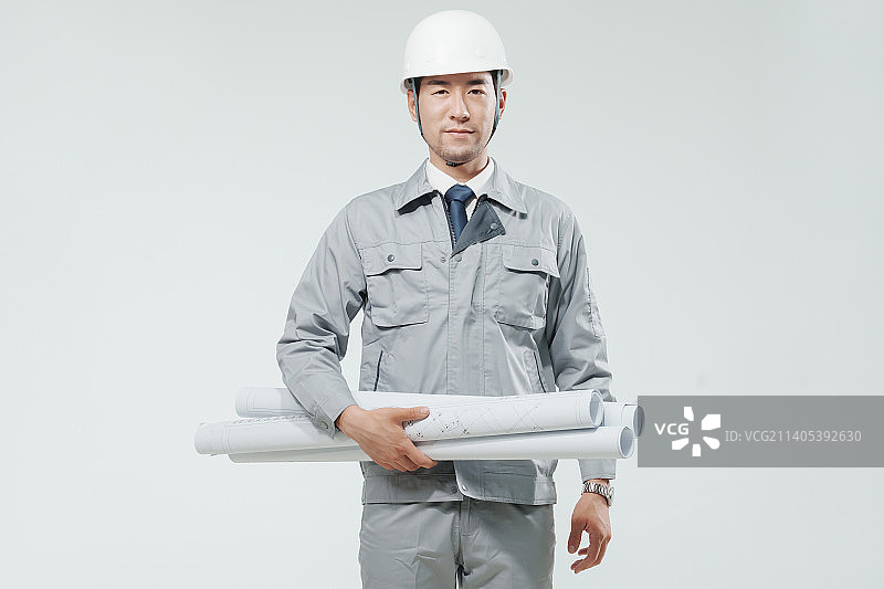 戴安全帽的工程师肖像图片素材