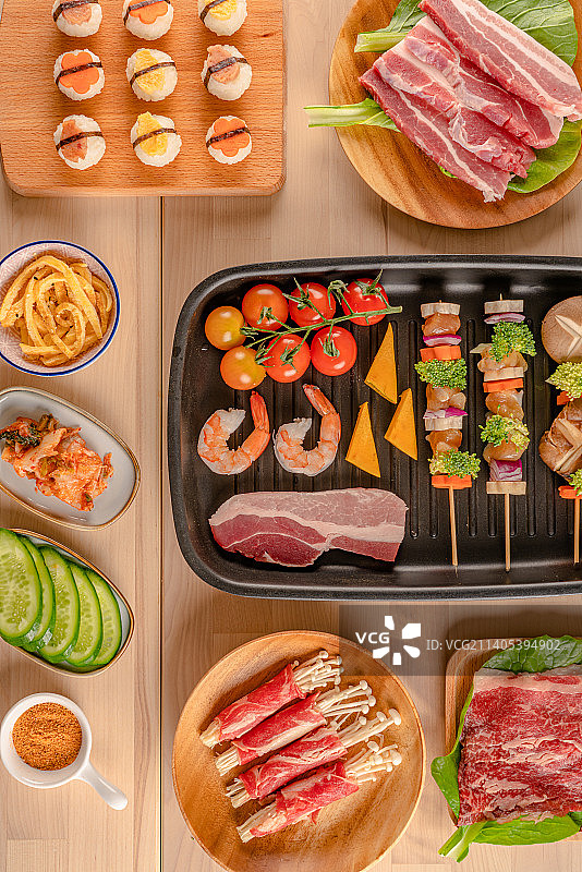 丰盛的海鲜果蔬烧烤食材静物图片素材