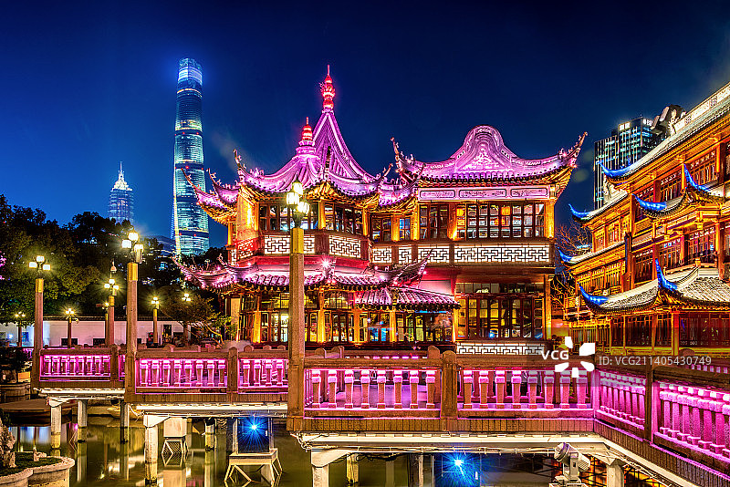 中国上海豫园城隍庙商圈夜景风光图片素材