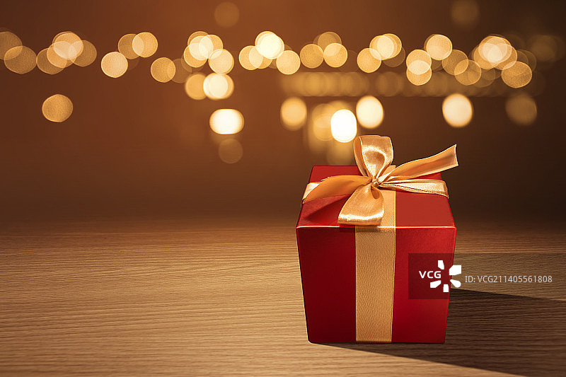 桌上礼品盒特写镜头图片素材