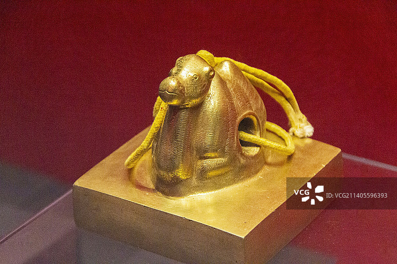 北京民族文化宫博物馆：白兰王印（复制品）（元代，金质，忽必烈赐给藏族人恰那多吉的金印）图片素材