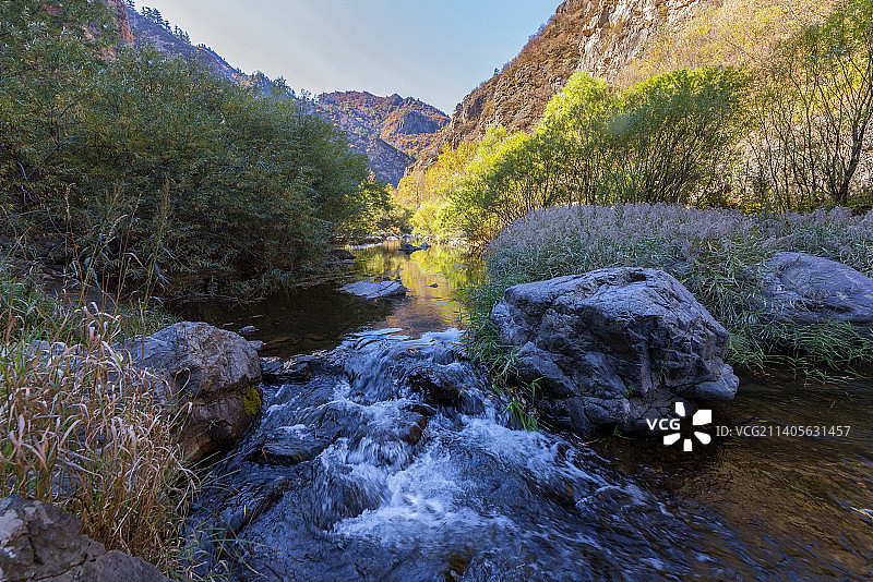 峡谷溪流图片素材