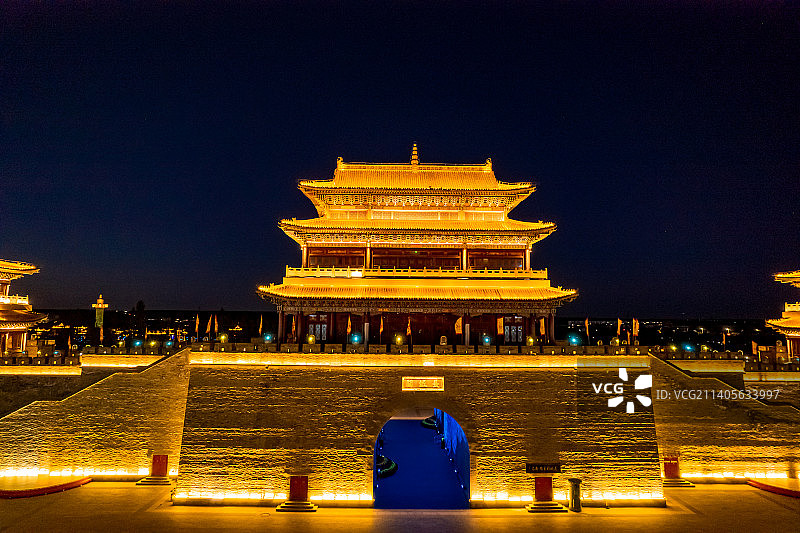 宁夏盐池花马池城墙长城关夜景灯光图片素材