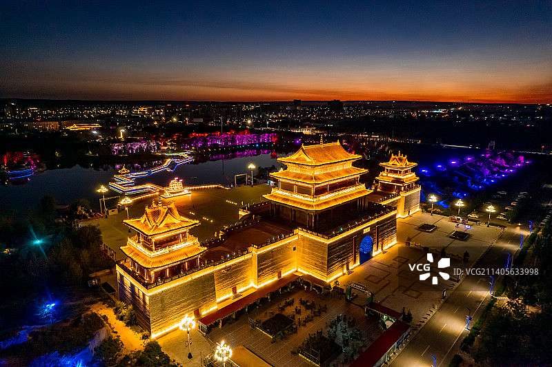 宁夏盐池花马池城墙长城关夜景灯光图片素材