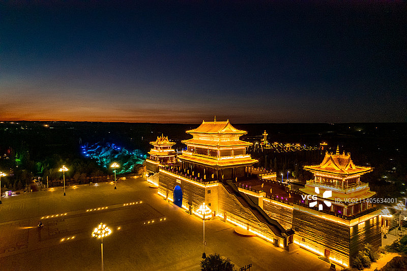 宁夏盐池花马池城墙长城关夜景灯光图片素材