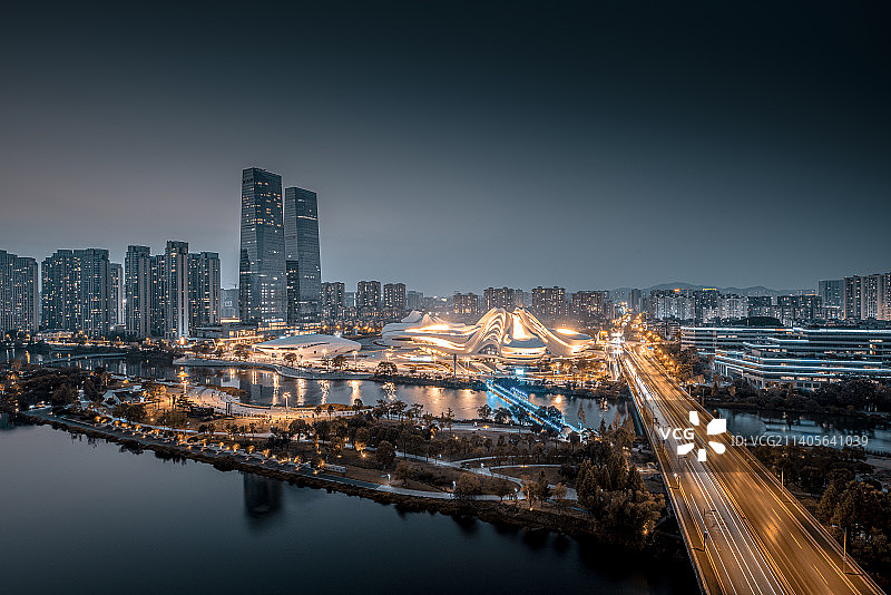 长沙梅溪湖大剧院蓝调时刻照片图片素材