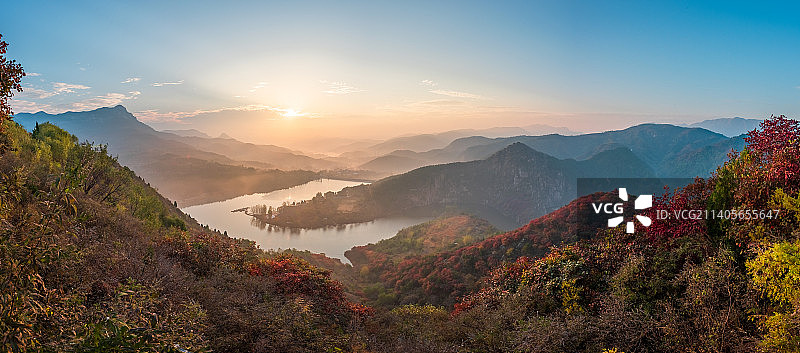 济南百丈崖红山翠谷图片素材