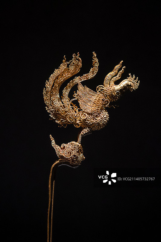 湖北省博物馆藏明代梁庄王墓出土黄金凤簪图片素材