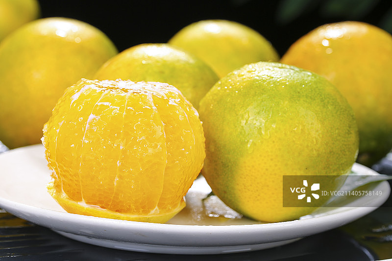 盘子里的爱媛果冻橙图片素材