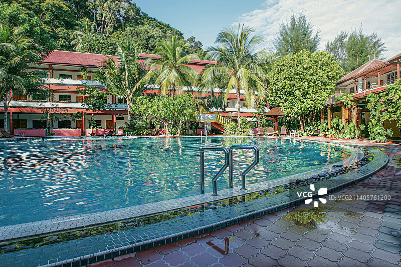 美丽的热带度假酒店泳池配套设施是旅游休闲学习会议后的休恬场所图片素材