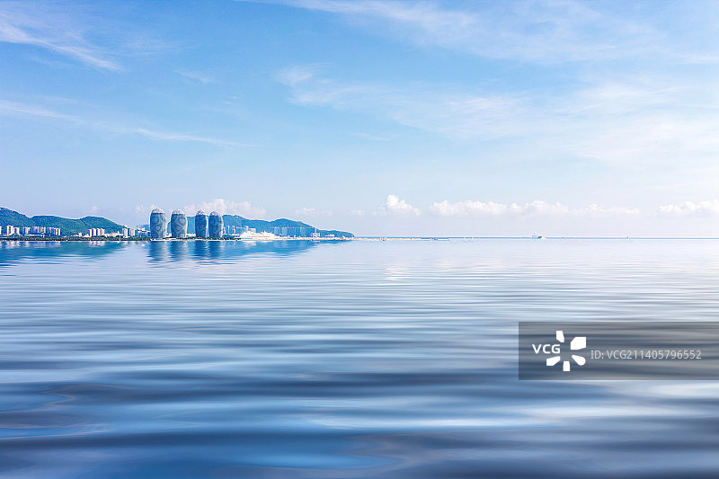 海南省三亚市天涯区三亚湾地标凤凰岛航拍图片素材