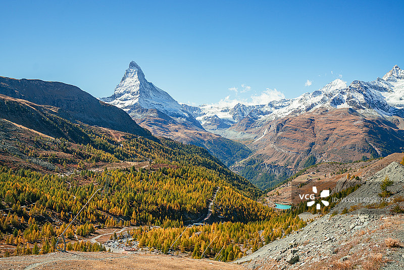 雄伟的阿尔卑斯山马特洪峰雪山，是瑞士的国家象征图片素材