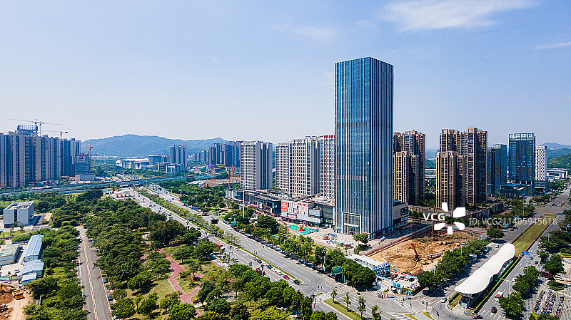 广州萝岗香雪商业建筑群城市天际线航拍全景图片素材