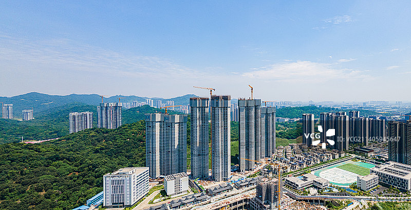 航拍建设中的商业楼盘住宅商品房图片素材