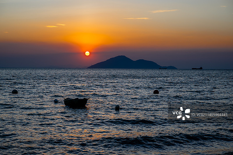 中国香港屯门日落时分的海景图片素材