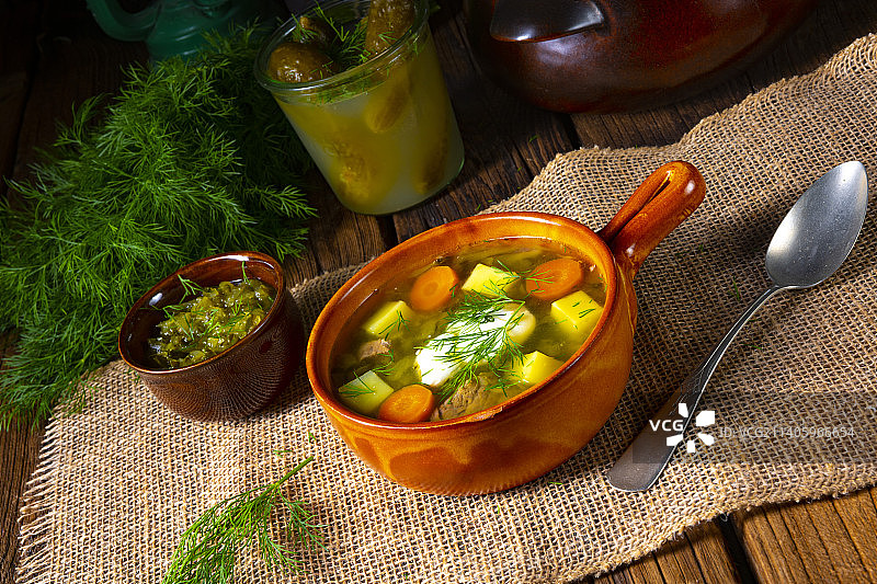 波兰酸黄瓜莳萝汤图片素材
