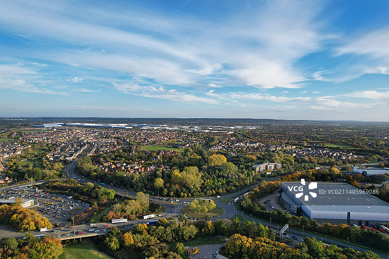城镇景观的俯视角度照片，布劳顿民政教区，英国图片素材