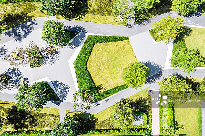 办公园区园林景观设计 园艺绿道图片素材