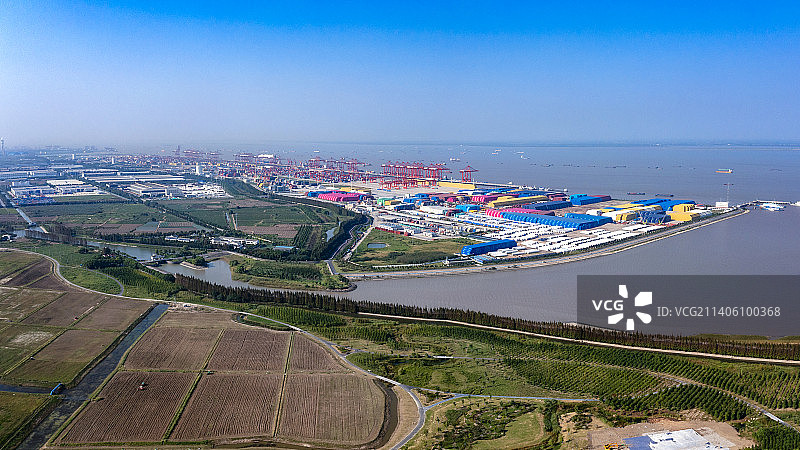 苏州太仓港远眺航拍图片素材