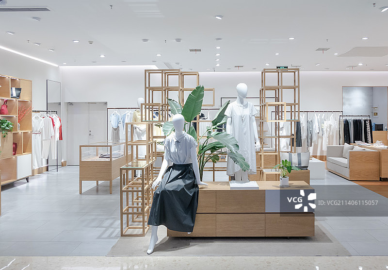 时尚女士服装店图片素材
