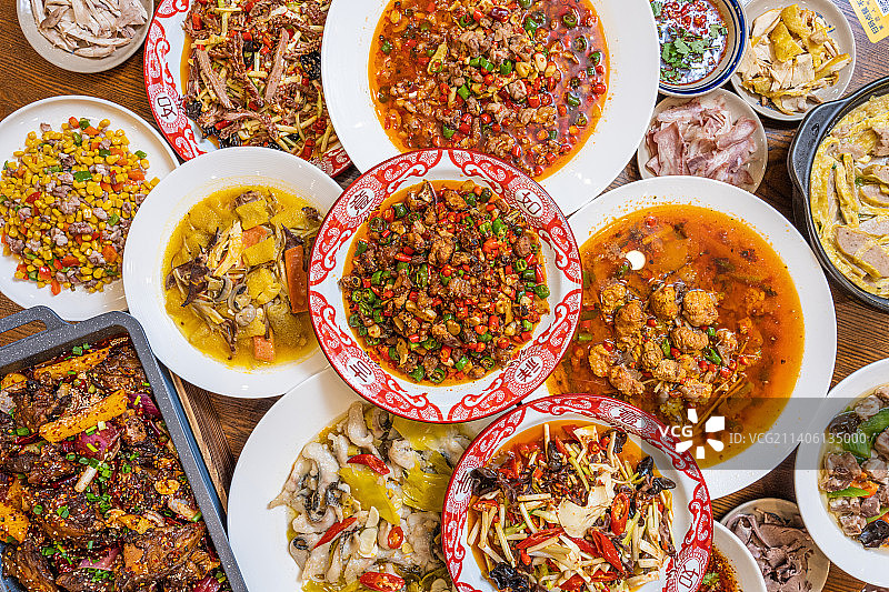 自贡菜合集 江湖菜全家福 农家氛围感 复古中国风 川菜合照 家的味道 丰满一桌图片素材