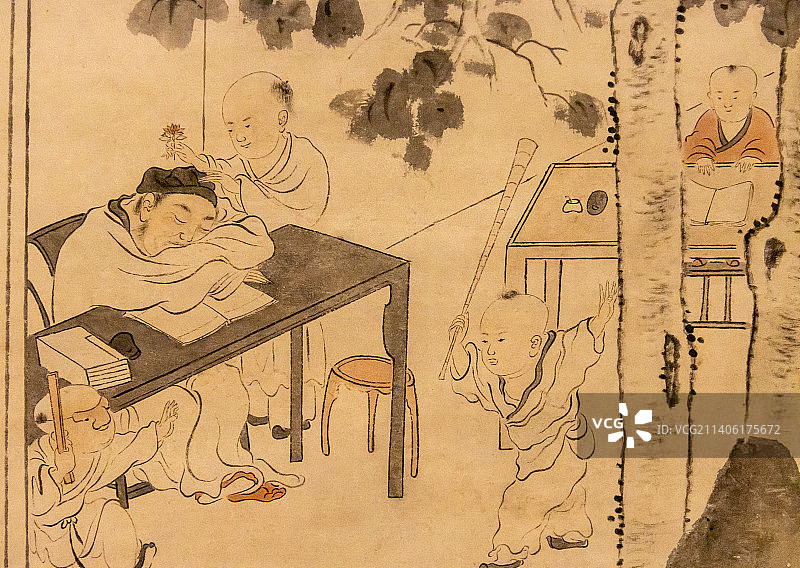 清 华喦 桐屋闹学图轴【纸本，设色。绘村童打闹场景，塾师伏案小憩，屋前桐叶繁茂，用墨淋漓，设色简淡】图片素材
