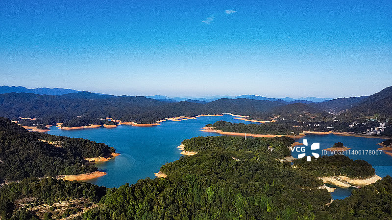 广州市从化区流溪河林场国家森林公园水库全景图图片素材
