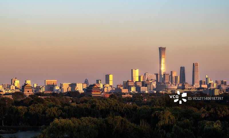 钟鼓楼与天际线图片素材