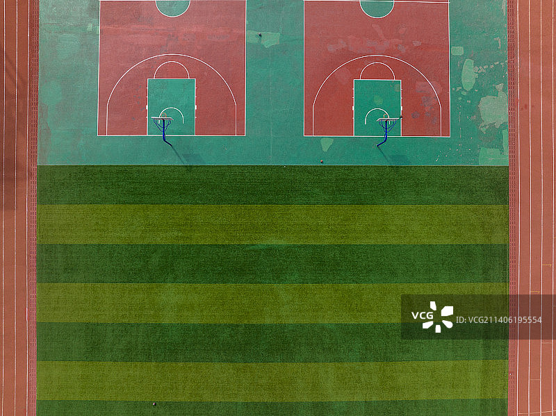 正上方俯拍学校操场运动场图片素材