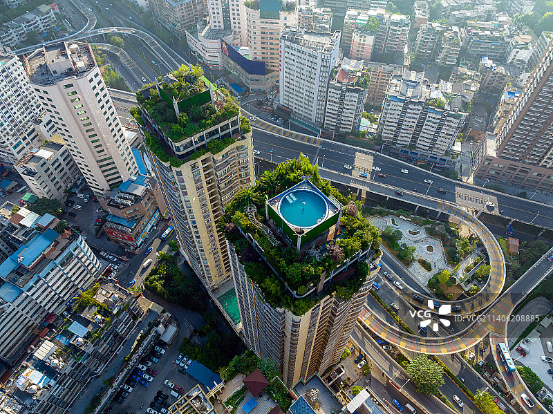 航拍贵州省贵阳市空中游泳池图片素材