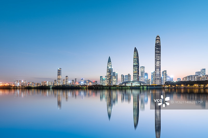 深圳后海金融区城市地标建筑夜景图片素材