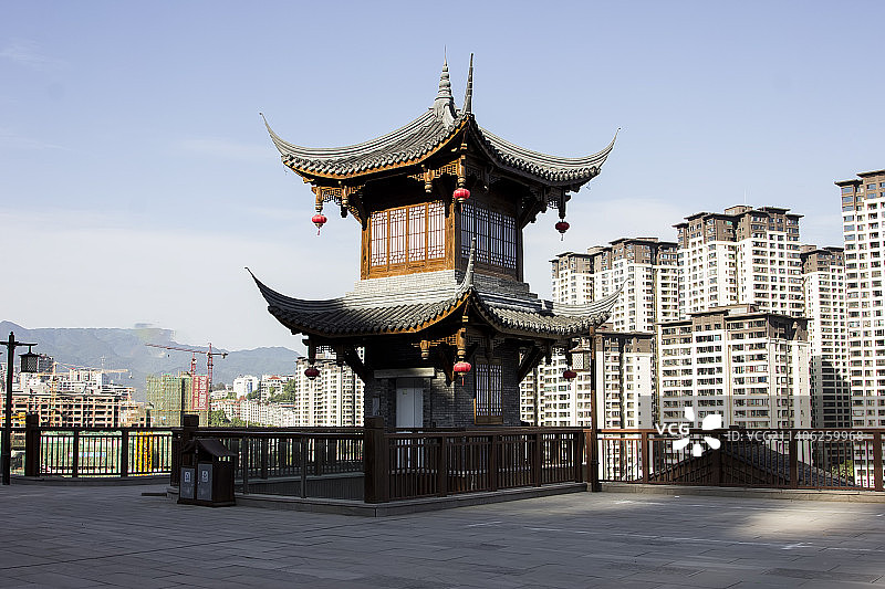 重庆天生城文旅街区，亭台楼阁，商业区，餐馆，商店图片素材