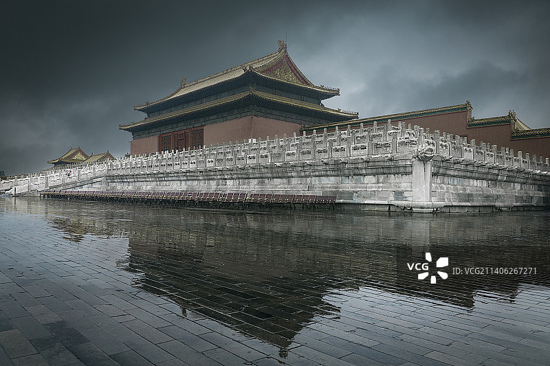雨中的故宫保和殿图片素材