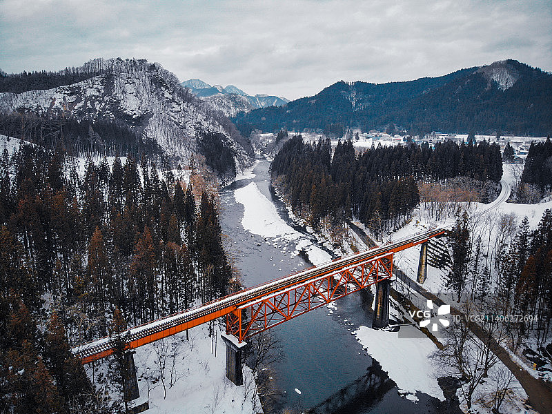 日本秋田县秋田内陆线航拍图片素材
