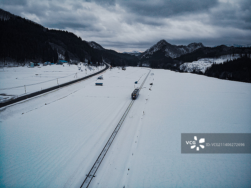 日本秋田县秋田内陆线航拍图片素材