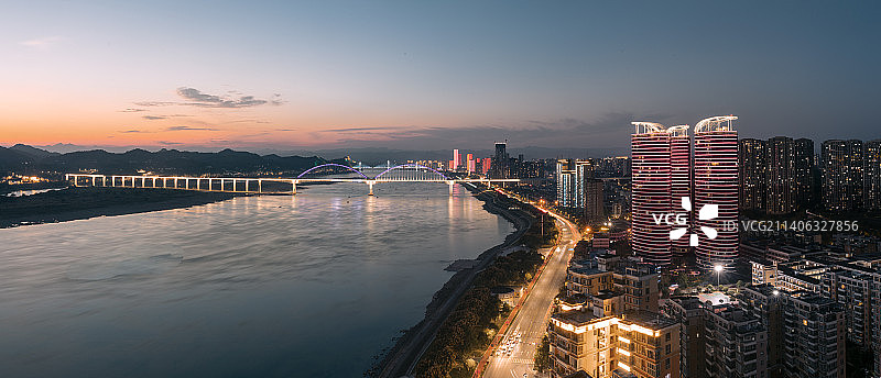 湖北宜昌：鸟瞰江边图片素材