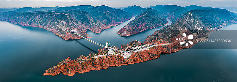 航拍甘肃临夏刘家峡大桥全景图片素材