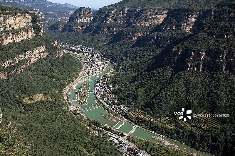 峡谷人家图片素材