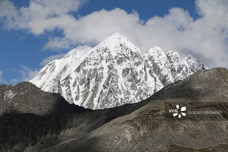 亚拉雪山图片素材