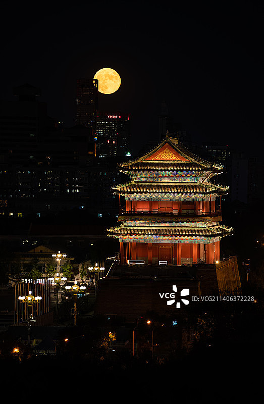 古建筑月升图片素材